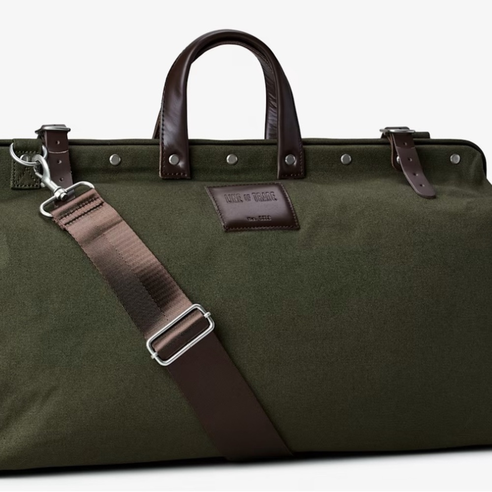NIB LINE OF TRADE WEEKENDER BAG OLIVE COTTON CANVAS
(L) 20" x (H) 13" x …